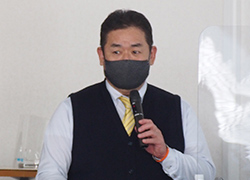 藤本進氏