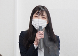 内藤美生氏