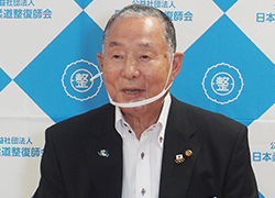 工藤鉄男会長