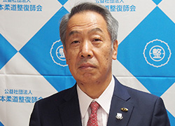 長尾淳彦学術教育部長