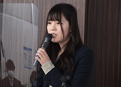 内藤美生氏