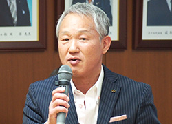 徳山健司学術教育部長