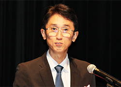 川口氏