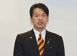 新井氏