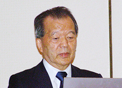 菊地臣一　氏