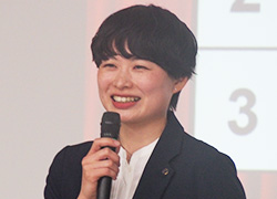 田川 彩華　先生