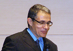 Dr.Yohann Perdomo Delgado氏