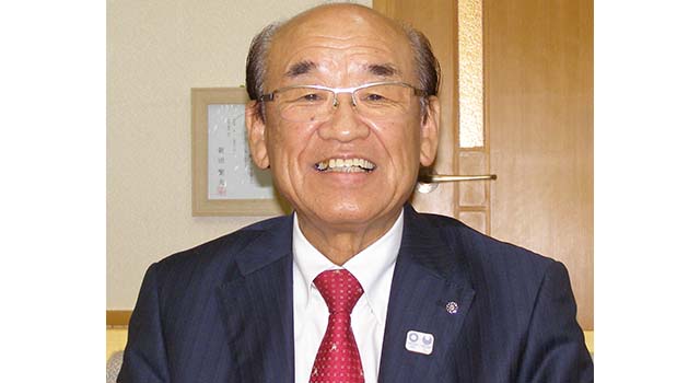 檜原村村長　坂本義次氏