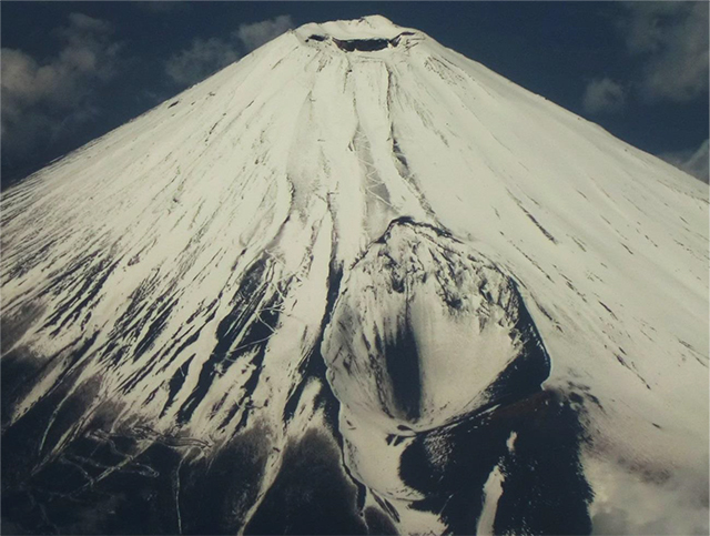 図　飛行機から観た富士山