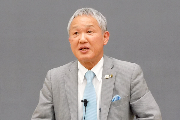 徳山健司氏